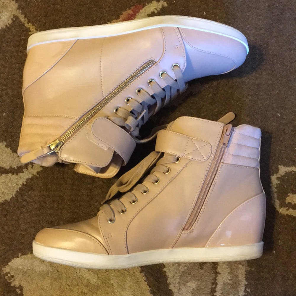 🔥 Like NEW! Hi-Top Wedge Sneaker Sz 7.5